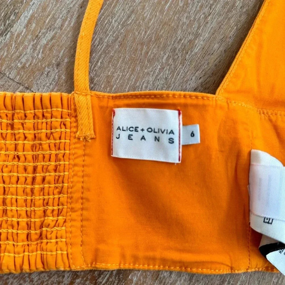 Alice + Olivia V-Neck Cropped Top - Picture 6 of 7